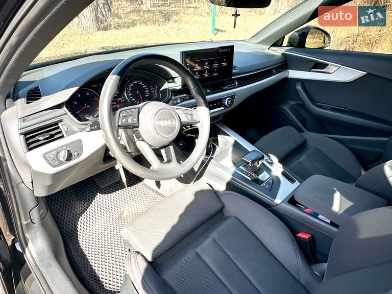 Универсал Audi A4 2020 в Киеве