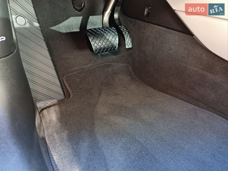 Седан Audi A4 2023 в Киеве