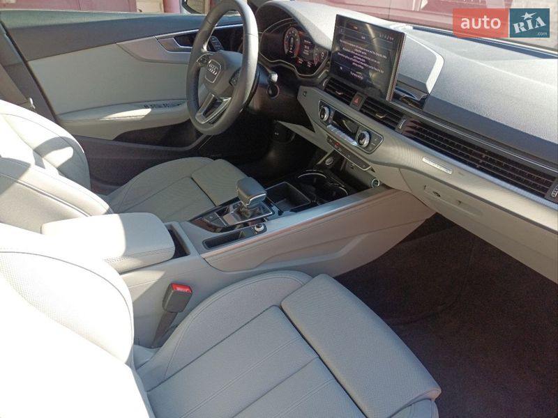 Седан Audi A4 2023 в Киеве