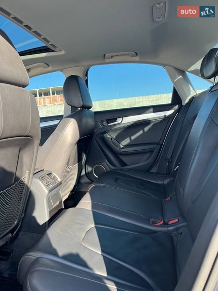 Седан Audi A4 2015 в Львове