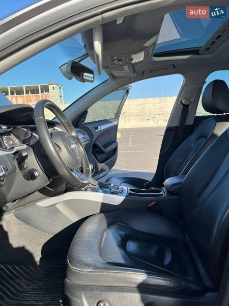 Седан Audi A4 2015 в Львове