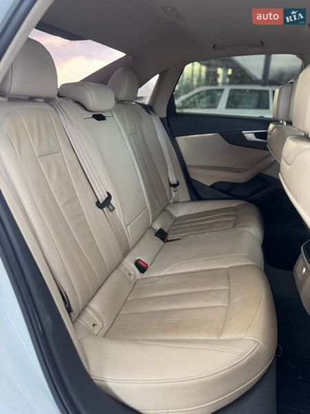Седан Audi A4 2017 в Львове
