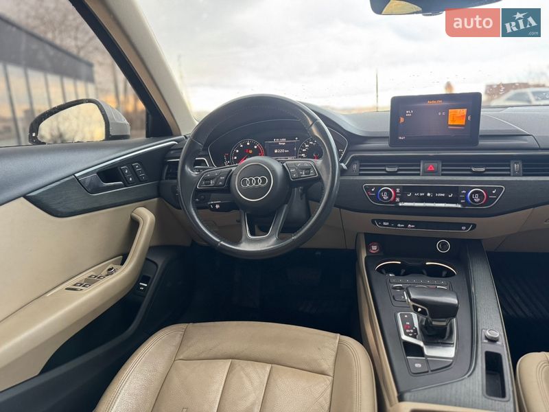 Седан Audi A4 2017 в Львове