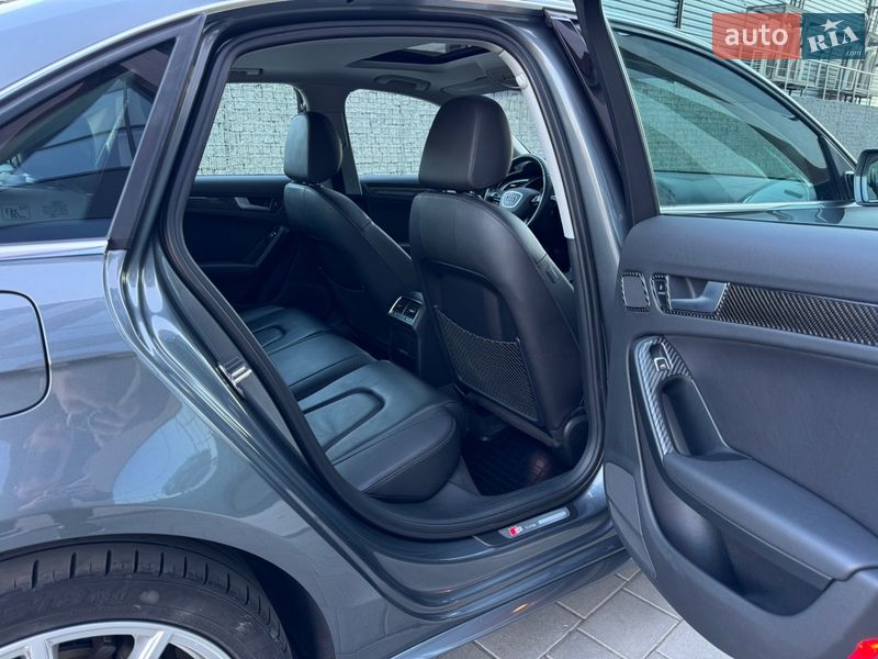 Седан Audi A4 2015 в Луцке