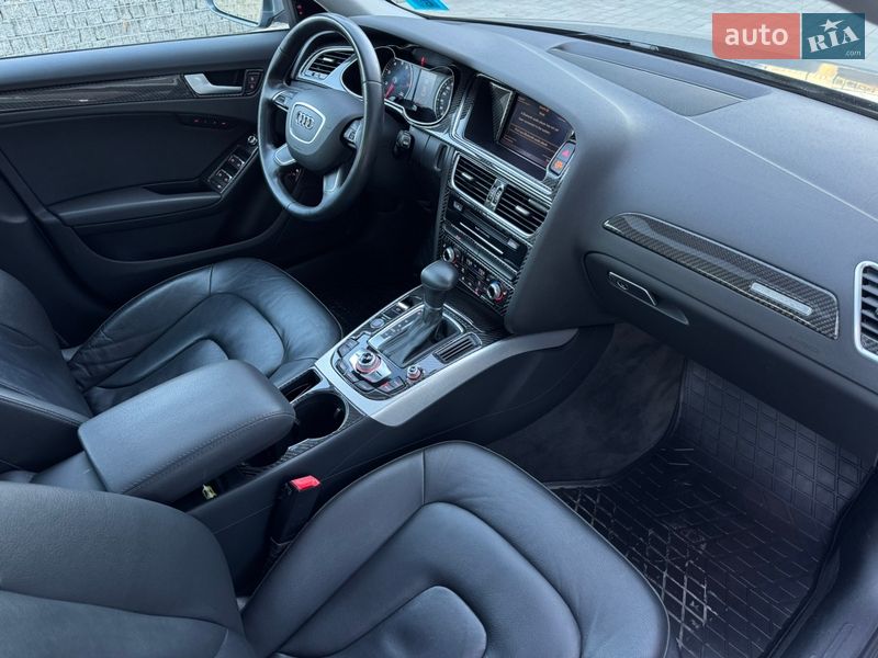Седан Audi A4 2015 в Луцке