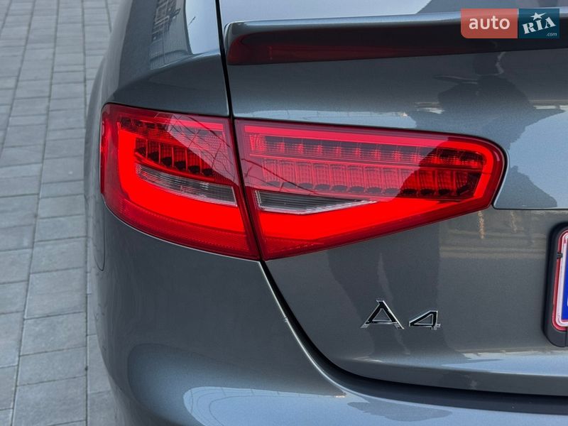 Седан Audi A4 2015 в Луцке