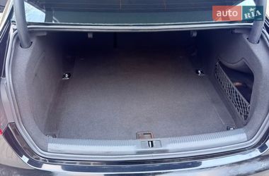 Седан Audi A4 2015 в Запорожье