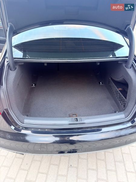 Седан Audi A4 2015 в Запорожье