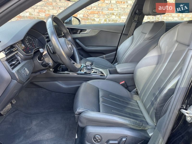 Седан Audi A4 2021 в Ровно
