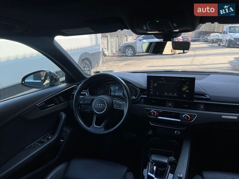 Седан Audi A4 2021 в Ровно