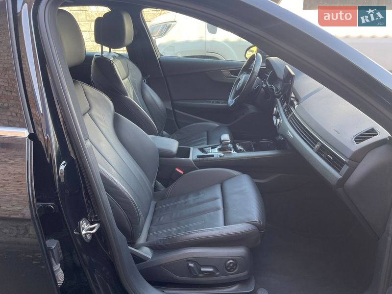Седан Audi A4 2021 в Ровно