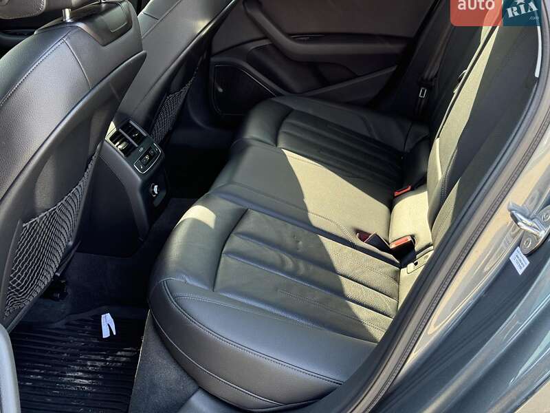 Седан Audi A4 2017 в Виннице