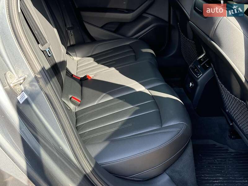 Седан Audi A4 2017 в Виннице