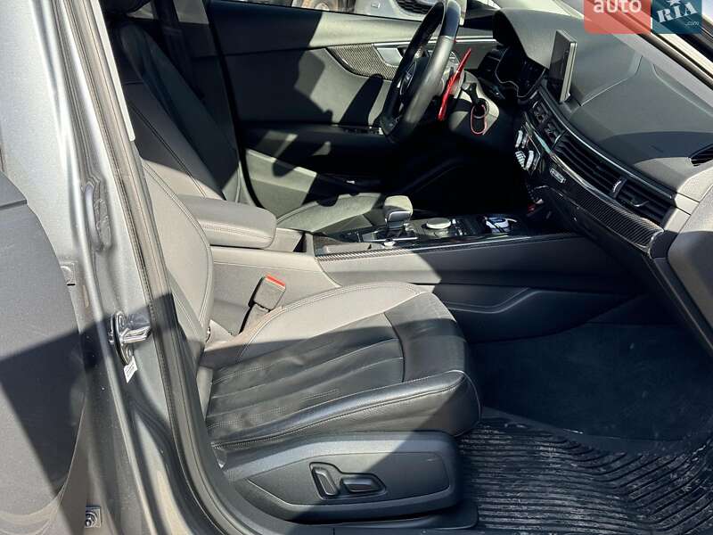 Седан Audi A4 2017 в Виннице