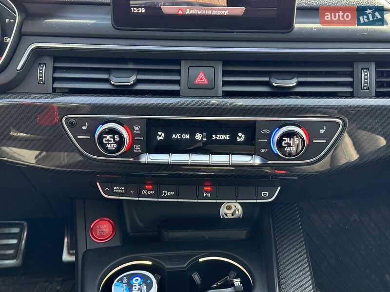 Седан Audi A4 2017 в Виннице