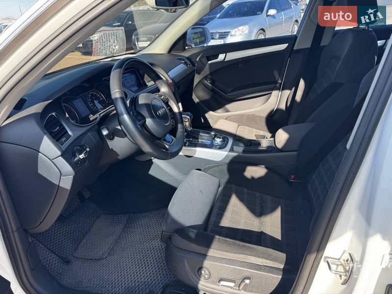 Седан Audi A4 2012 в Первомайську