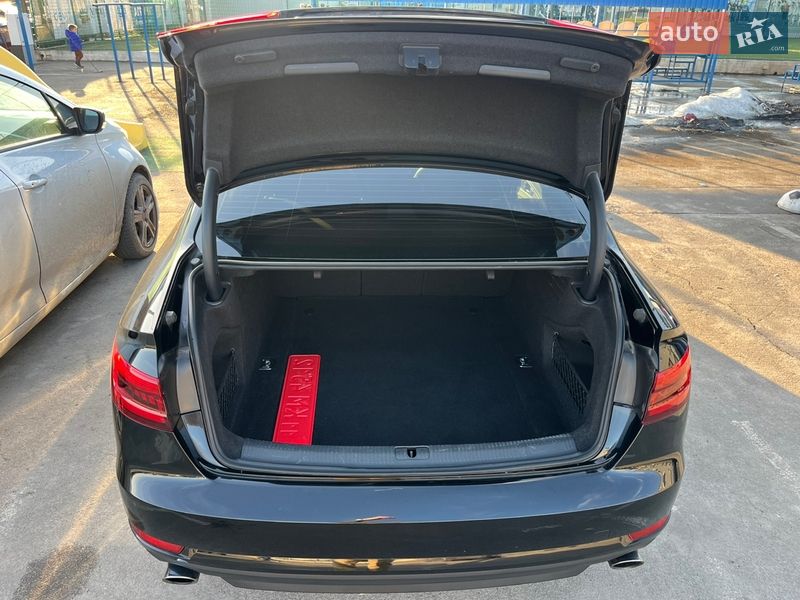 Седан Audi A4 2017 в Киеве