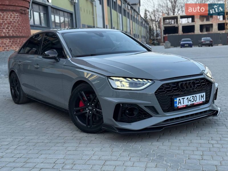 Седан Audi A4 2021 в Коломые
