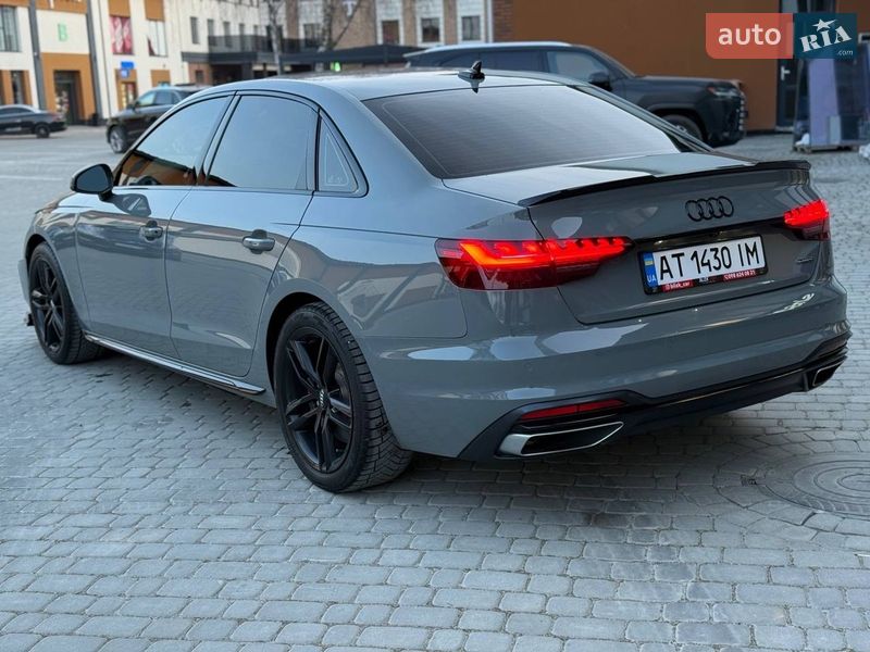 Седан Audi A4 2021 в Коломые