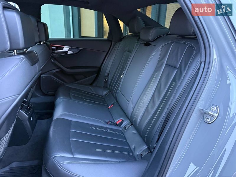 Седан Audi A4 2021 в Коломые