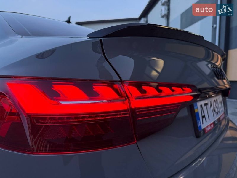 Седан Audi A4 2021 в Коломые