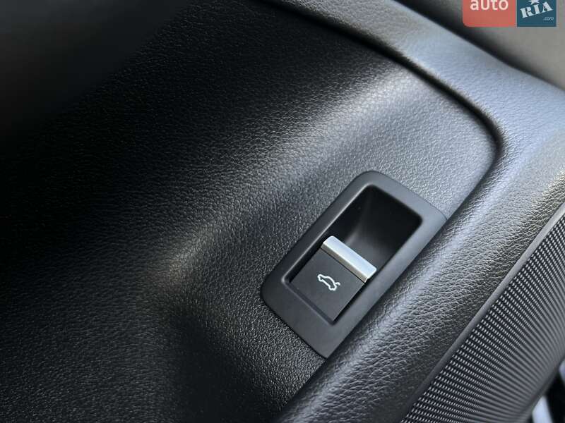 Універсал Audi A4 2016 в Дрогобичі