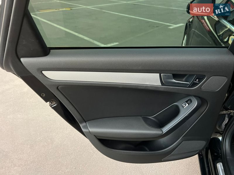 Седан Audi A4 2012 в Киеве