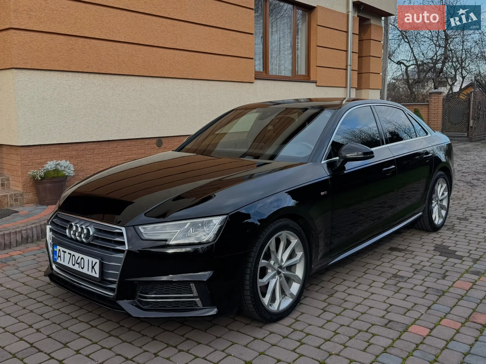 Audi A4 2018 VIN WAUGMAF41KN004404 фото оголошення 46 з 48