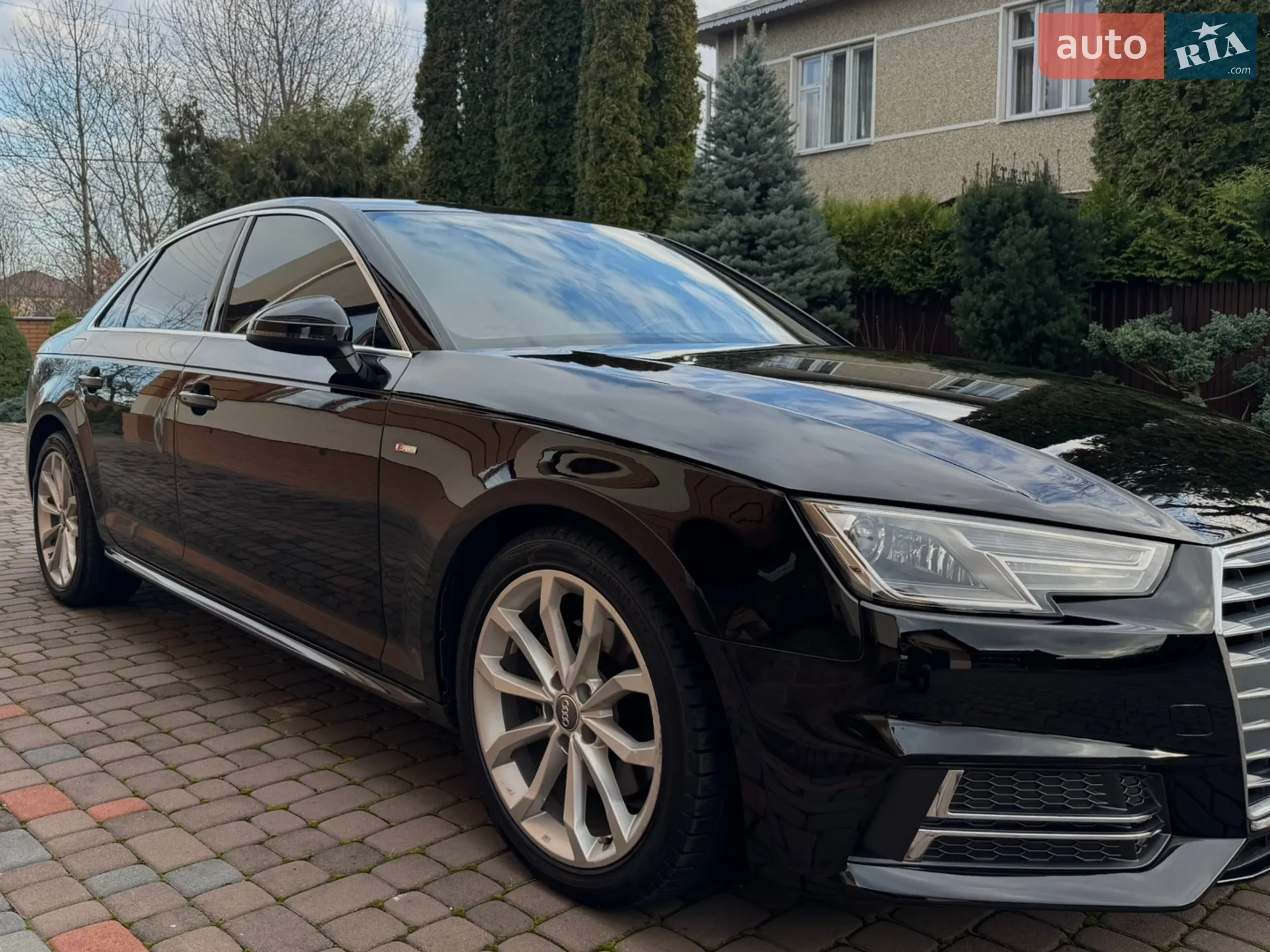 Audi A4 2018 VIN WAUGMAF41KN004404 фото оголошення 45 з 48