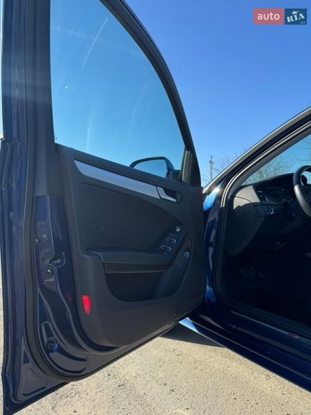 Седан Audi A4 2014 в Нежине