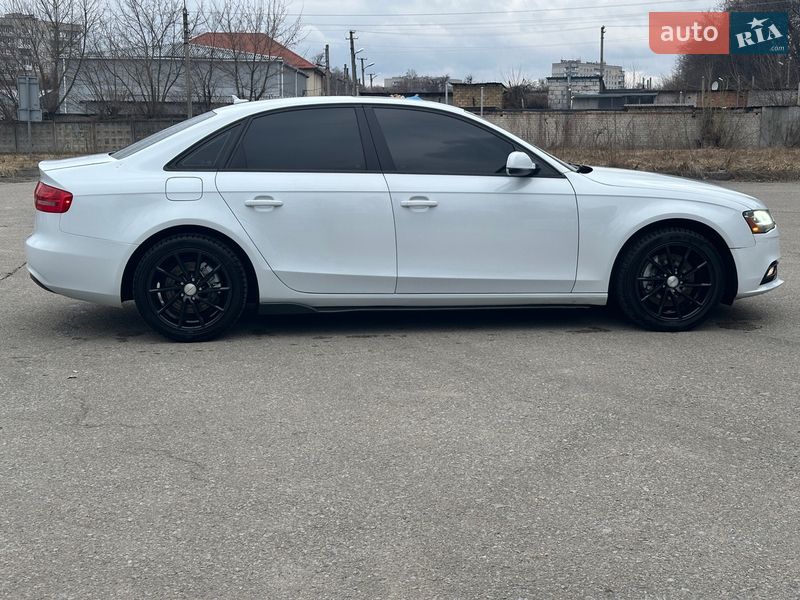 Седан Audi A4 2014 в Житомирі