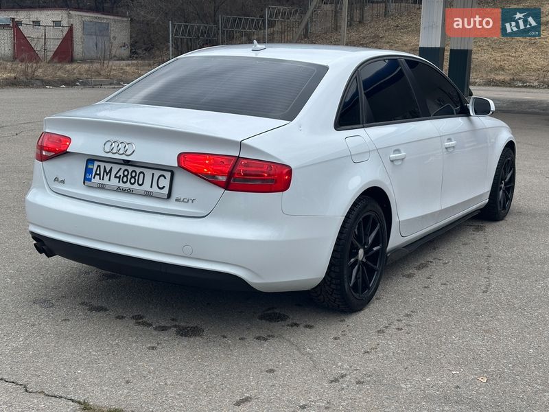 Седан Audi A4 2014 в Житомирі