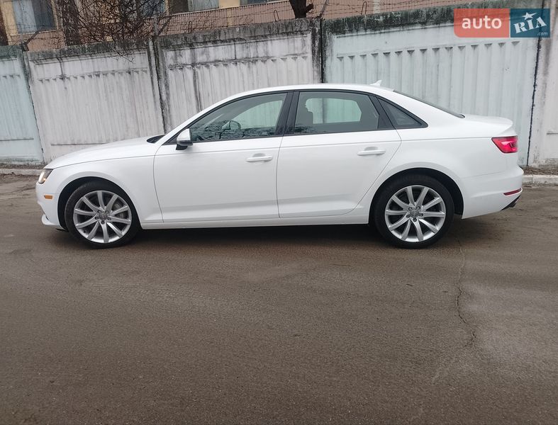 Седан Audi A4 2016 в Киеве