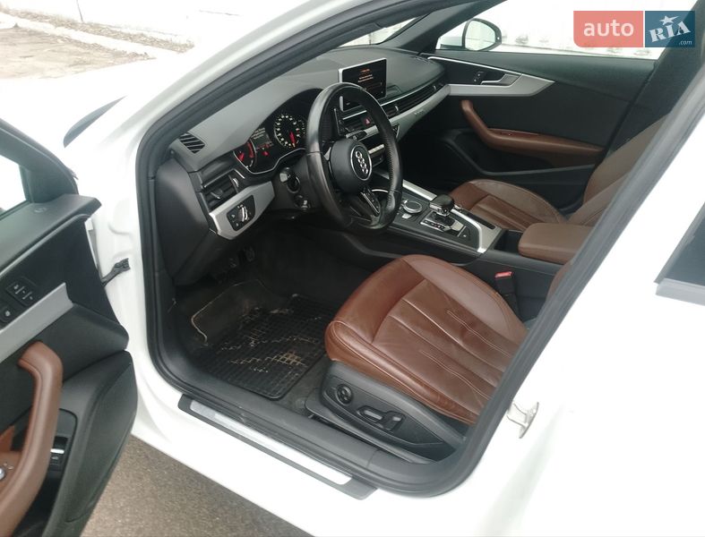 Седан Audi A4 2016 в Киеве