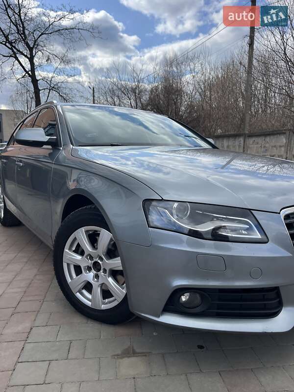 Универсал Audi A4 2010 в Луцке