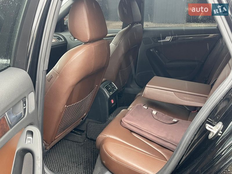 Седан Audi A4 2012 в Сумах