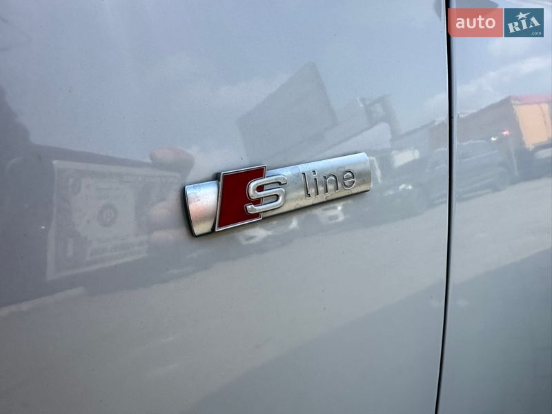 Седан Audi A4 2014 в Львові