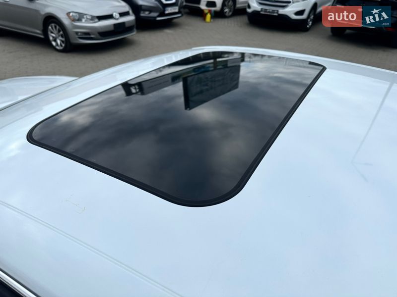 Седан Audi A4 2014 в Львові