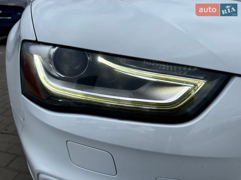 Седан Audi A4 2014 в Львові