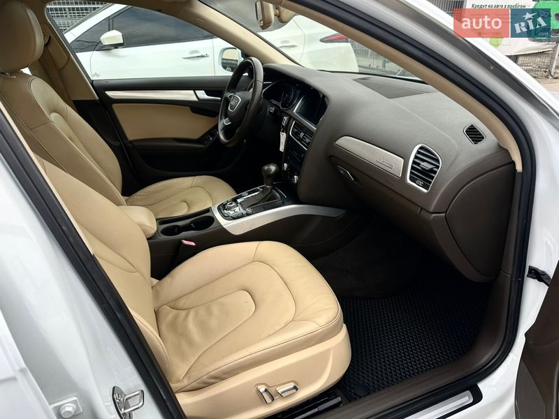 Седан Audi A4 2014 в Львові