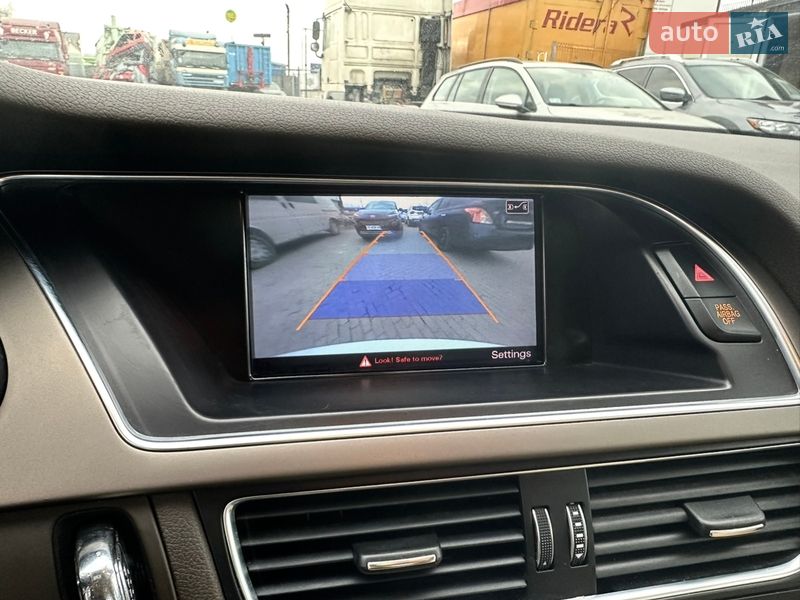 Седан Audi A4 2014 в Львові