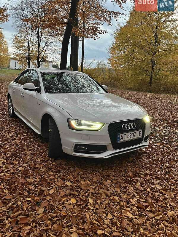 Седан Audi A4 2014 в Калуші