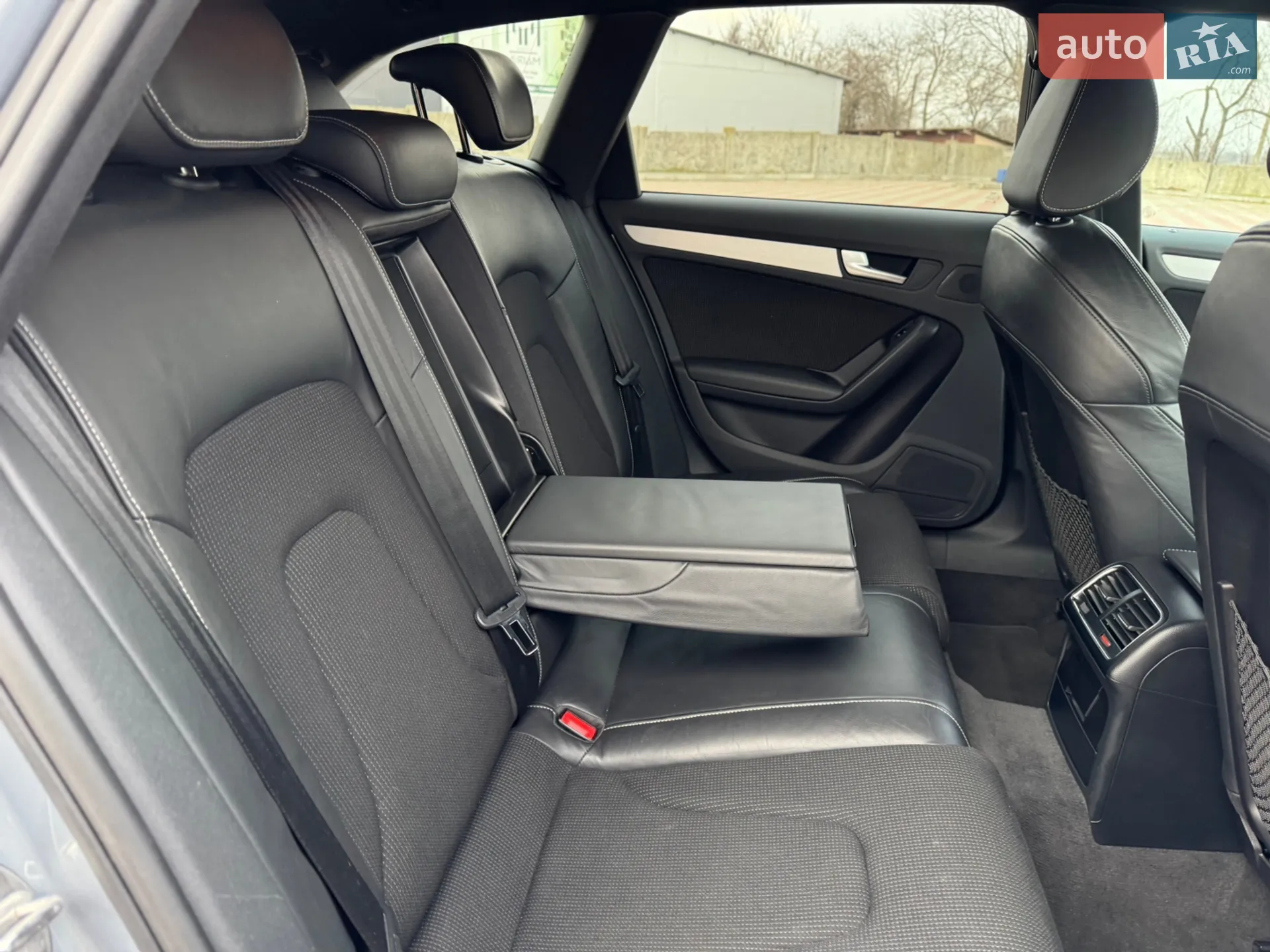 2011 Audi A4 - мініатюра 47