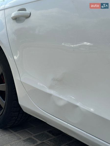 Седан Audi A4 2012 в Львове