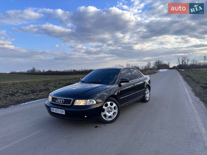 Седан Audi A4 1998 в Виннице