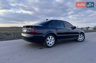 Седан Audi A4 1998 в Виннице