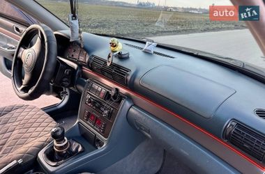 Седан Audi A4 1998 в Виннице