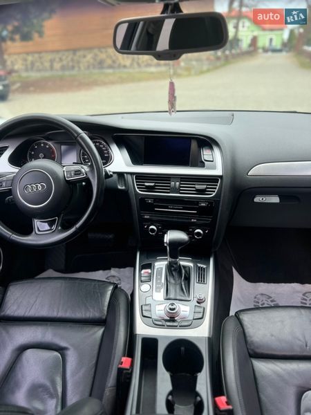 Седан Audi A4 2015 в Львове