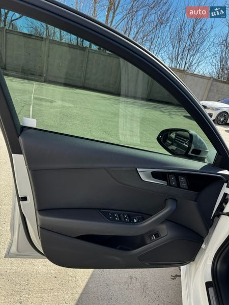 Седан Audi A4 2020 в Одессе