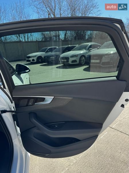 Седан Audi A4 2020 в Одессе